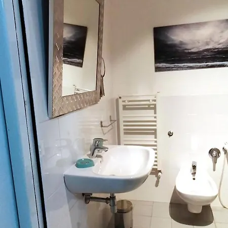 Bed & Breakfast Blubed Mare - Quadrupla Bagno Cucina E Balcone