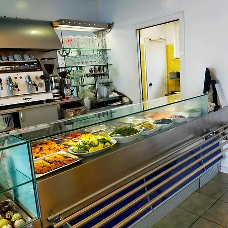 Bed & Breakfast Blubed Mare - Quadrupla Bagno Cucina E Balcone