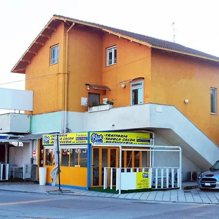 Bed & Breakfast Blubed Mare - Quadrupla Bagno Cucina E Balcone